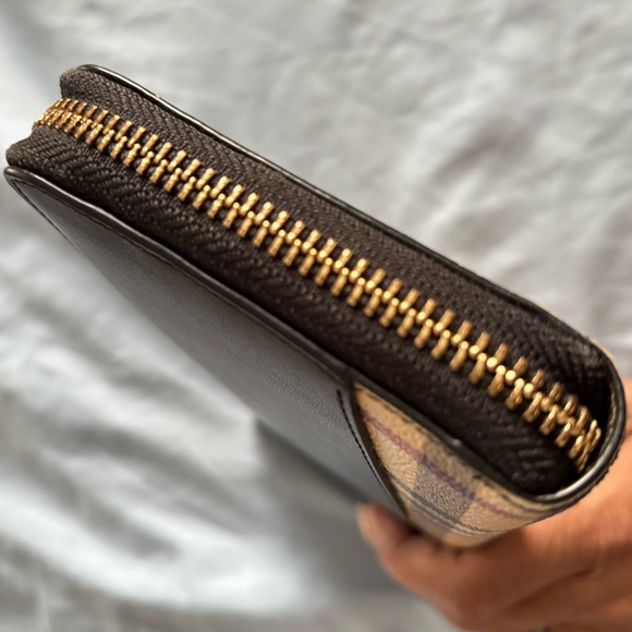 BURBERRY LS ELMORE PVC + LEATHER WALLET - Picture 4 of 10